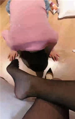 图片[20]_【绝美兔绳艺导师】高跟黑丝踩脚垫/长靴跪拜【完整版】_HD绳艺资源