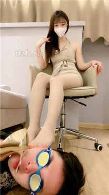 图片[15]_【浅夏大大】漂亮主播S-丝袜高跟-白鞋棉袜踩脚垫_HD绳艺资源