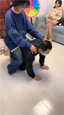 图片[20]_【精神小妹】幸运大转盘-群殴-踢踹踩跺/耳光坐头_HD绳艺资源