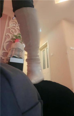 图片[16]_【傲雪】牛仔裤白靴棉袜-全体重踩踏踩脖_HD绳艺资源