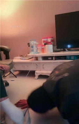 图片[19]_【傲雪】牛仔裤白靴棉袜-全体重踩踏踩脖_HD绳艺资源