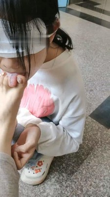 图片[11]_【爱可呀】学姐教室椅下/楼道-卑微跪舔_HD绳艺资源