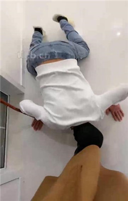 【辣姐】和男友逛街累了让家奴伺候_HD绳艺资源