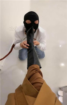 图片[2]_【辣姐】和男友逛街累了让家奴伺候_HD绳艺资源