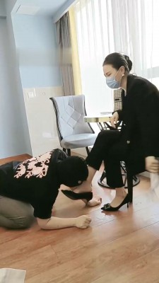 图片[2]_【朱迪】双S-职业装让狗下跪舔脚【双视角版】_HD绳艺资源