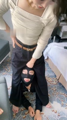 图片[6]_【孤傲女帝】坐脸窒息/踩狗脖子/舔脚转胯_HD绳艺资源