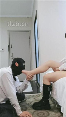 图片[11]_【酒精泡芙】闻舔靴子臭脚/狗链遛狗/碾压踩/sp_HD绳艺资源