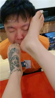 图片[16]_【不知名美女】长腿模特S-裸足狂舔_HD绳艺资源