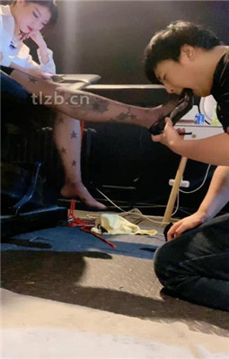 图片[6]_【冰诺】黑丝高跟恋足狂舔_HD绳艺资源