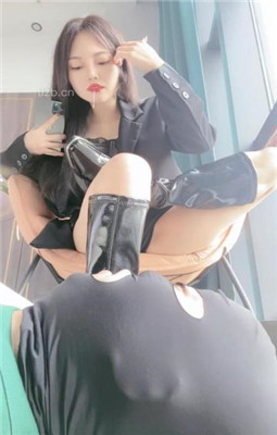 图片[12]_【甜一】长靴高跟插嘴跪舔-踩地毯_HD绳艺资源