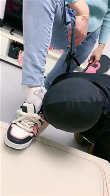 图片[8]_【蜜糖情侣】绿帽狗跪舔运动鞋白袜裸足_HD绳艺资源