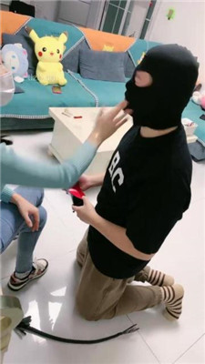 图片[9]_【蜜糖情侣】绿帽狗跪舔运动鞋白袜裸足_HD绳艺资源