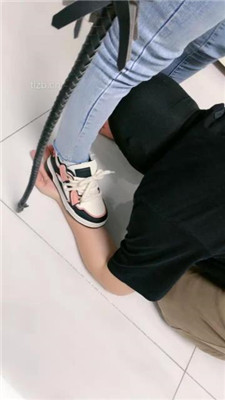 图片[10]_【蜜糖情侣】绿帽狗跪舔运动鞋白袜裸足_HD绳艺资源