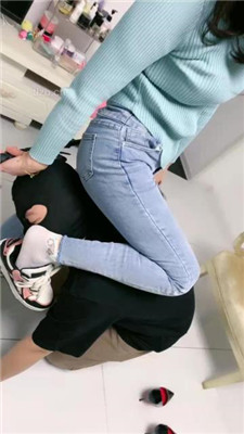 图片[12]_【蜜糖情侣】绿帽狗跪舔运动鞋白袜裸足_HD绳艺资源