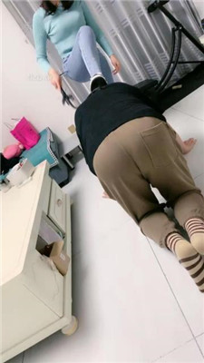 图片[13]_【蜜糖情侣】绿帽狗跪舔运动鞋白袜裸足_HD绳艺资源