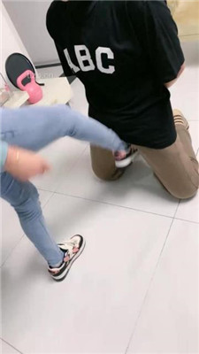 图片[15]_【蜜糖情侣】绿帽狗跪舔运动鞋白袜裸足_HD绳艺资源