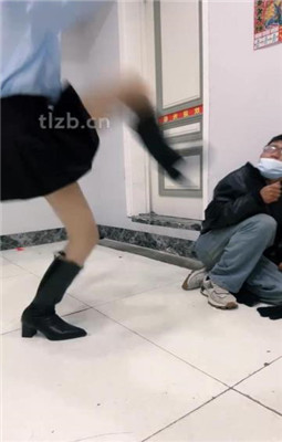 图片[17]_【孤傲女帝】高难度挑战踩手/打断戒尺/碾压狗爪/打手心_HD绳艺资源