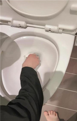 图片[16]_【清禾】品尝裸足/骑马爬行/舔马桶口水_HD绳艺资源