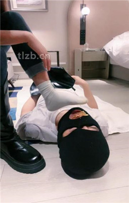 图片[16]_【绝美兔绳艺导师】跪舔长靴白袜裸足_HD绳艺资源