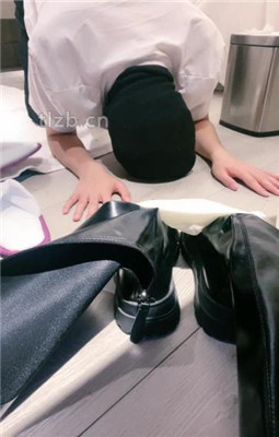 图片[19]_【绝美兔绳艺导师】跪舔长靴白袜裸足_HD绳艺资源