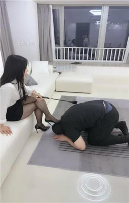 图片[3]_【冰夏S】近距离舔黑丝/插嘴/狗链遛狗/板子打狗_HD绳艺资源