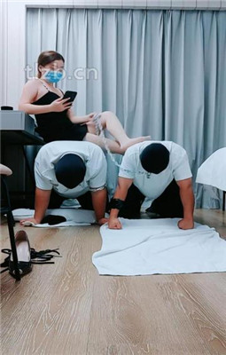 图片[19]_【欲S】双M-骑脖做深蹲/臭脚捂脸/转胯_HD绳艺资源