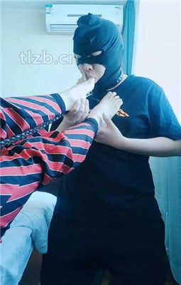 图片[3]_【伯爵】车站后车不忘玩狗_HD绳艺资源