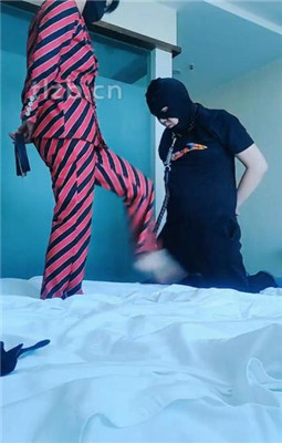 图片[14]_【伯爵】车站后车不忘玩狗_HD绳艺资源