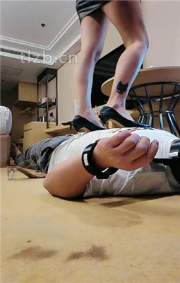 图片[16]_【馨雅】反绑/嘴叼高跟/虐乳/耳光/高跟踩踏/裸足深喉_HD绳艺资源