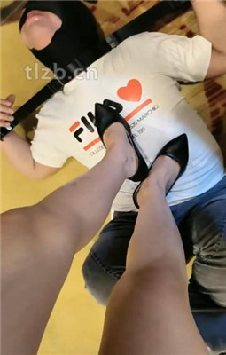 图片[18]_【馨雅】反绑/嘴叼高跟/虐乳/耳光/高跟踩踏/裸足深喉_HD绳艺资源