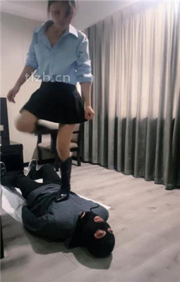 图片[6]_【孤傲女帝】长靴全体重踩踏_HD绳艺资源