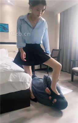 图片[14]_【孤傲女帝】长靴全体重踩踏_HD绳艺资源