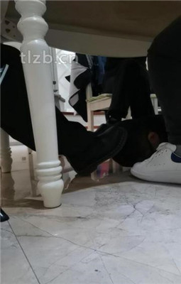 图片[3]_【文文文】桌底视角-脏鞋跪舔伺候主人-踩踏碾压【三视角版】_HD绳艺资源