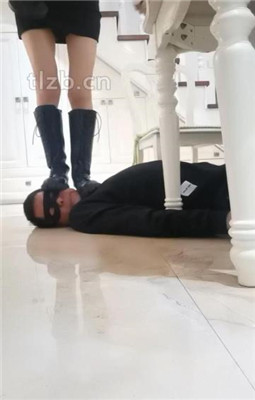 图片[6]_【文文文】桌底视角-脏鞋跪舔伺候主人-踩踏碾压【三视角版】_HD绳艺资源