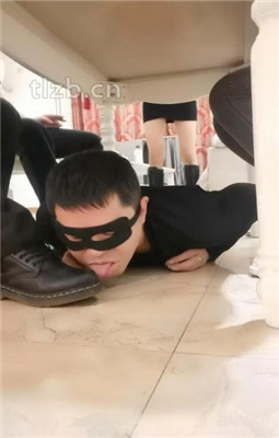 图片[10]_【文文文】桌底视角-脏鞋跪舔伺候主人-踩踏碾压【三视角版】_HD绳艺资源