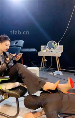 图片[4]_【冰诺】连环耳光狂抽/人肉脚垫_HD绳艺资源