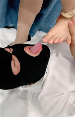 图片[11]_【六酱】高跟肉丝脚裸足踩脚垫_HD绳艺资源