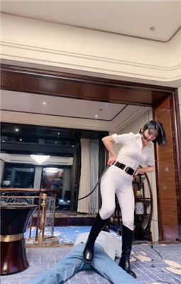 图片[4]_【简一】马术女教练-骑马爬行/训练/转胯/闻舔臭脚丫_HD绳艺资源