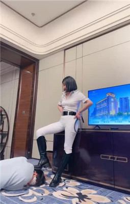 图片[8]_【简一】马术女教练-骑马爬行/训练/转胯/闻舔臭脚丫_HD绳艺资源