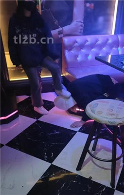 图片[10]_【小琪】KTV-脏鞋踩地毯/舔鞋舔jio/骑马_HD绳艺资源