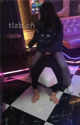 图片[11]_【小琪】KTV-脏鞋踩地毯/舔鞋舔jio/骑马_HD绳艺资源