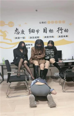 图片[4]_【鱼糯糯】3S-脚底踩踏/轮流舔脏鞋/插嘴/踩狗爪_HD绳艺资源