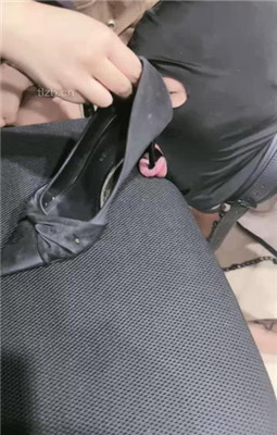 图片[20]_【鱼糯糯】3S-脚底踩踏/轮流舔脏鞋/插嘴/踩狗爪_HD绳艺资源