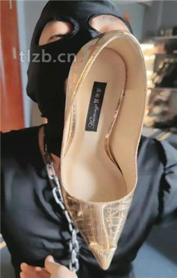 图片[9]_【东营天香百合】跪舔高跟/狗链拴狗/舔口水/胯下辱_HD绳艺资源