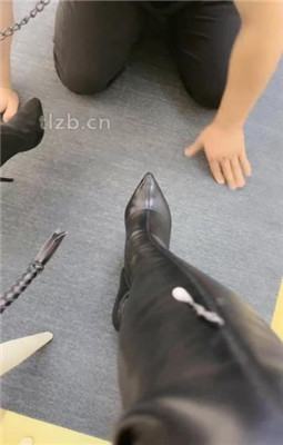 图片[9]_【萱萱】双S-皮靴-耳光抽/舔脏鞋/踩踏磕头求饶【双视角版】_HD绳艺资源