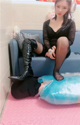 图片[19]_【木子大大】骑马/狗笼圈养/舔长靴黑丝/木乃伊绳艺技巧/嘴叼高跟_HD绳艺资源