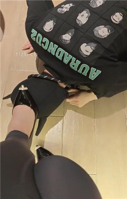 图片[7]_【小猫】裸足深喉/高跟踩踏虐发骚贱畜_HD绳艺资源