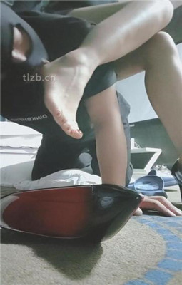 图片[14]_【奶糖】绳艺技巧艺术贱狗闻舔丝袜臭脚_HD绳艺资源