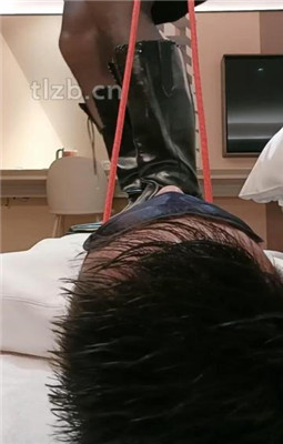 图片[3]_【米小唐】靴子黑丝玩虐地毯狗_HD绳艺资源