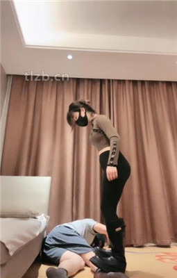 图片[3]_【不期而遇】恋臀爱好者-长筒靴高难度挑战踢踩跺/磕头认错_HD绳艺资源